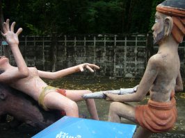 Парк буддийского ада в Паттайе, Таиланд 

 Зрелище не для слабонервных.

Да уж! Впечатление двоякое от этих скульптур. Приятным его явно не назовешь