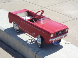 Land Rover Defender с педальным приводом