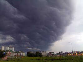 Ветер, ветер, ты могуч.
Ты гоняешь стаи туч.
