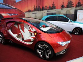 Ё-мобиль, теперь тоже Легенда, но в виде Фарса.