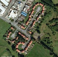 10 зданий, похожих на части человеческого тела