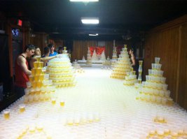 Октоберфест девушка с пивом