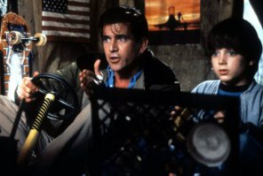 Ну мне он запомнился с 1992 года, после фильма «Forever Young» с замороженным на полвека Гибсоном.