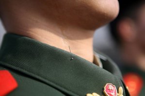 Воротничок Медведеву подправьте и всё будет нормуль, забудется сон