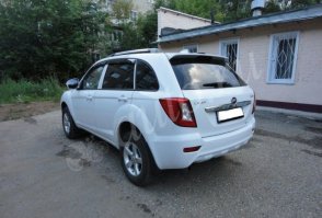зато обладатели китайских авто с каким пафосом выходят и салона! Соcед поставил свой Lifan X60  рядом с моим Мерсом GL500 со словами ну у нас с вами почти одинаковые авто, а у вас какого года 2014-го а ну вот видите и года одинаковые и кузова - кросоверы !