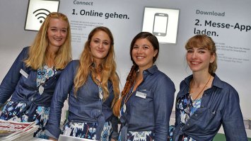 Причем, чем красивей модели, тем лучшеособенно эти