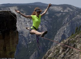 Пфф. Первая фотка вообще постановочная, там полметра высоты в реале, остальные со страховкой. Я таких фоток и с девушками могу кучу накидать)