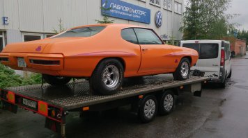 отклеилось