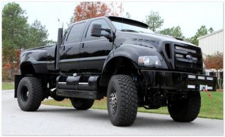 Это же "люксовый" пикап, понторез по сути, только с чуть большим функционалом. Про резину не понял, знаком только с легковыми/внедорожными мерками. 
Визуально имел ввиду примерно такой вариант.