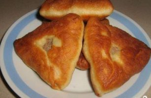 Беляши жарят, а не пекут.. Да и форма, я привык к треуголникам..