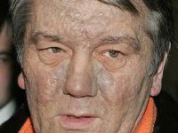 Меня этот всегда напрягал появляясь по ТВ...