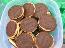 Вот ещё причина, печеньки.