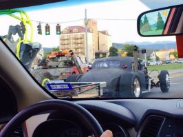 Даже не знаю что тут сильнее удивило. Машина впереди или отражение в зеркале