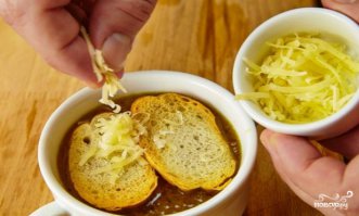 Благодарствую. Не знаю, как суп, а тарелки у них смешные. Червячка заморить.