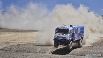 Если по чесноку, то сходства с серийной Сайгой у этого ружья столько же, сколько у  этого на первой фото, с тем что на второй. А оба Камазы :)