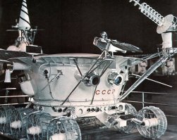 "Луноход NASA"

Разве что в разговоре двух чукчей:
-Тья Луноход?
-Наса!

Теперь я понимаю, почему у него такой грустный вид - он, видимо, тоже читает подобные посты: