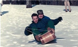 Чёта как-то следов от санок не видно, уж не фейк ли ?