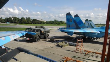 осмотрите в вики где они будут стоять.Ф-35 и сколько...У нас тоже до сих советские летают.Летом снимал.