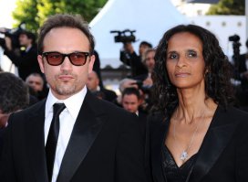 "Каждый маг имеет в своем распоряжении несколько видов приворотов. Условно их подразделяют на белые привороты и черные." Не иначе...