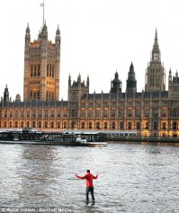 Абсолютная хрень! Все трюки смонтированы в телестудии. Чистой воды телепостановка. Даже никакой ловкости рук. Шоу для легковерных простачков.