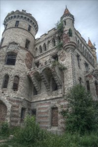 тоже люблю фоткать заброшенное