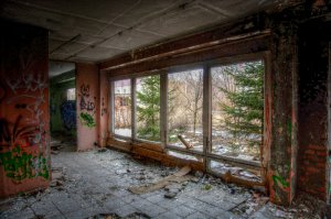 тоже люблю фоткать заброшенное