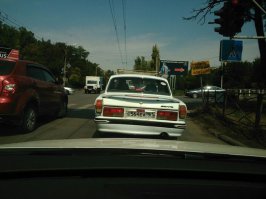 реально, в 80-х, в СССР, конкретно в Ашхабаде, еще круче видел: от ВАЗ-2106 4 (!!!!!!) задних фонаря на "Волге". видимо родные казались "малосветящими"