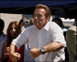 Пьющий Шварценеггер на Октоберфест. Теперь вы видели всё!