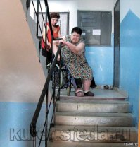 а вот это когда мало денег. Но эта плюсиков не соберёт, ведь тут нет профессионального фотографа, миллионов мужа и силиконовых губок - кароч, на роль Золушки не тянет. И вообще, реальность противная штука.