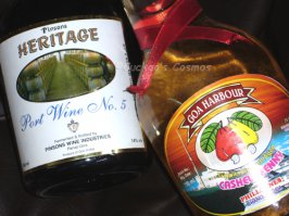 Все верно. Самогон делают из именно яблока кешью. Сам орех только после термической обработки жрать можно. А самогон зачетный. 42% спирта. Пьется как вода. Бутылка 0.7 стоит 199 рупий. У них на всем алкоголе стоит максимальная цена, как у нас на сигаретах. Чтобы на туристах не барыжили. Еще у них ром неплохой. Old Monk называется. И стоит