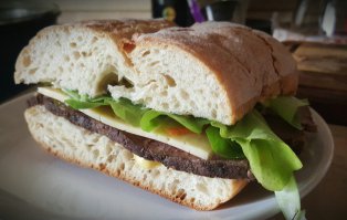 МакДак Сабвей и Бургеркинг посещаю иногда. Но и сам дома леплю )