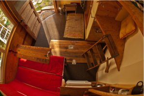 Ня. Там вашпе всё в одном. Типа вся хня на 6 квадратных метрах. Кухнеспальнекабинетосортированна ))