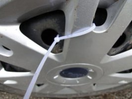 вот именно, они же не знают, что колпаки на стрипы надо страховать...