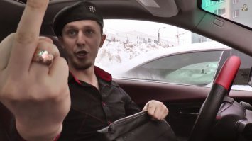 Упал на ровном месте