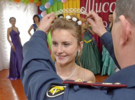 В российских женских колониях тоже проходят конкурсы красоты :