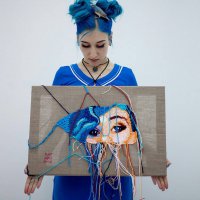 Хрень полная. Типа это не примитивненько, а концептуальненько так все, быдлу не понять. Если интересна тема вязаного арта - зайдите лучще на страничку ярославской девчушки Katika Art