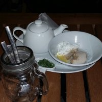 Смотря какие цели преследовать. Например, в кафе на набережной Ялты, я сделала фото очень интересной подачи чего бы вы думали? Не поверите - бульона. Мне понравилось, что бульон принесли в чайнике, в котором был пакетик с кореньями, а отдельно, в тарелке - яйцо пашот, отварная куриная грудка, отдельно - зелень. Есть даже такой вид туризма - гастрономический. Ничего в этом нет плохого, так как еда - это часть нашей жизни.