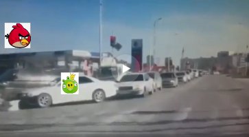 Там со светофора что-то летит :)