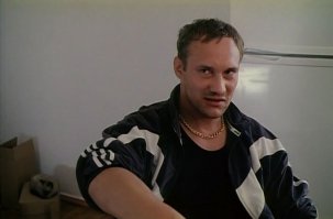 В "Мама, не горюй" очень убедителен. И был такой сериал - "МУР есть МУР". Там тоже весьма хорош!