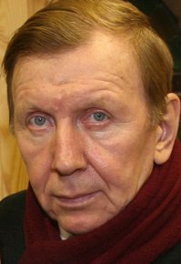 А где Юрий Чернов - водитель самосвала, который щебенку вываливал?