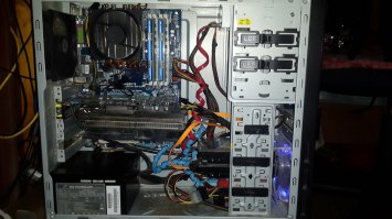 Мля, я чуть не *леванул...  Я свой системник пошти каждый месяц чищу.  Вот, даж не поленился, сфоткал.