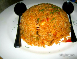 Сейчас актуальнее "Плов по-сирийски"
Время приготовления: 30 минут
Время подготовки: 30 минут
Для приготовления нам понадобятся следующие продукты:
1 стакан риса
1 луковица
1 морковка
1 огурец
1 большой болгарский перец
2 помидорки
чеснок, соль, перец (по вкусу),специи (положите специи, которые Вам нравятся) 
Способ приготовления

Приступим к готовке: 1. Мелко нарезаем луковицу, морковку, болгарский перец (кстати, только у нас в России его называют болгарским), помидорки, огурец. Всё это выкладываем в казан, добавляем специи, воду, немного масла. 2. Берем стакан риса, промываем, нужно, чтобы вода стала прозрачной, выкладываем к овощному миксу, перемешиваем хорошенько. Рис моментально впитает водичку, которая осталась в казане. Выливаем полтора стакана горячей воды в рис, закрываем крышку и убавляем газ. После того, как вода начнет выкипать, бросаем туда 1 головку чеснока. Минут через 12 рис уже почти впитает всю воду, нужно выключить газ и дать рису "дойти". И всё перемешать. Важный совет: рис не любит, когда открывают крышку в процессе его приготовления и перемешивать его следует только деревянной ложкой. Соблюдайте всю технологию приготовления и у Вас получится вкусный плов. Приятного аппетита!:)