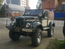 учитывая посадку именно того экземпляра который на фото ни до водопадов ни до дольменов он не доедет ))))) 
на фото вариант как раз для таких поездок