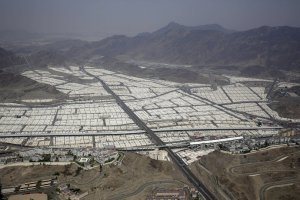 Мекка. Если убрать постройки, то от Марса не отличить.