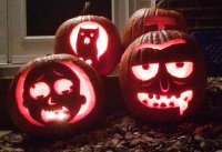 Кого то эти тыквы мне напоминают)))