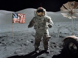В копилку к посту: при виде размещённой ниже фотографии создаётся впечатление, что американцы высаживались на поверхность Луны.