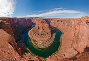 Длина каньона — 446 км. Ширина (на уровне плато) колеблется от 6 до 29 км, на уровне дна — менее километра. Глубина — до 1800 м.