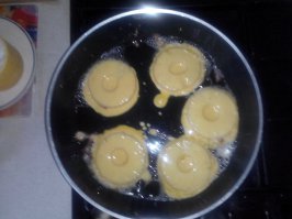 вот тоже легко и быстро и оочень вкусно оладьи с ананасом:)