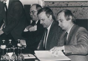 здесь наверное видел