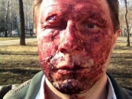 Вот тру мастера поработали над изменением лица всего минут за 10.